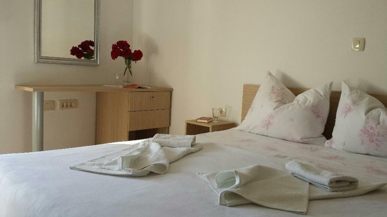 Apartment Vedran - Brsec Old Town Buitenkant foto